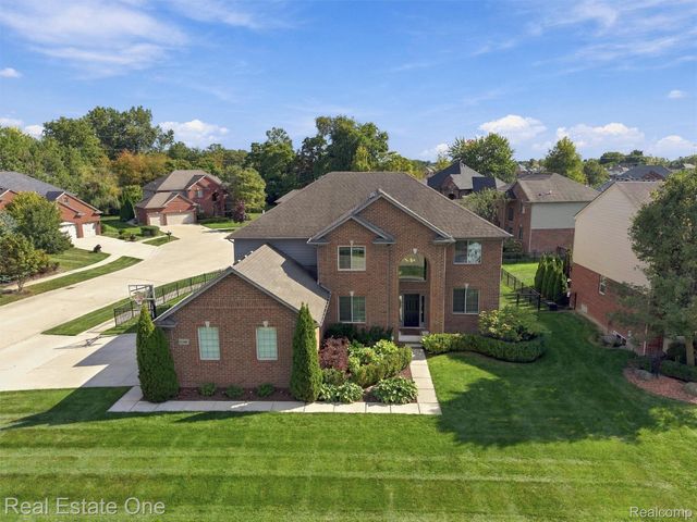 21640 Pine Cone Drive, Macomb Township, MI 48042