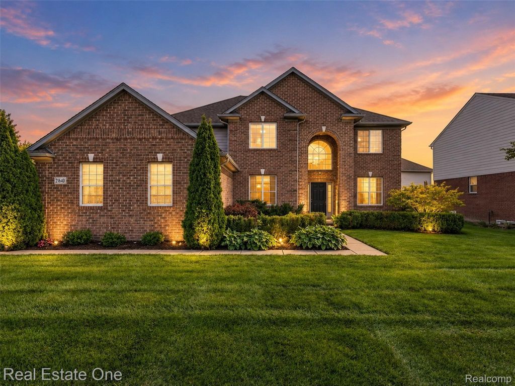 21640 Pine Cone Drive, Macomb Township, MI 48042
