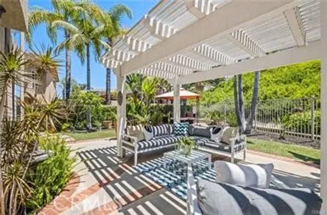 19 Royalston, Mission Viejo, CA 92692