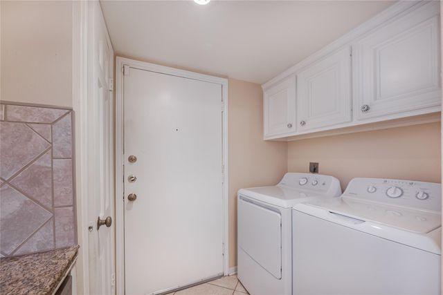 5328 Brownway B15, Houston, TX 77056