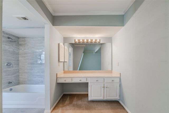 5328 Brownway B15, Houston, TX 77056