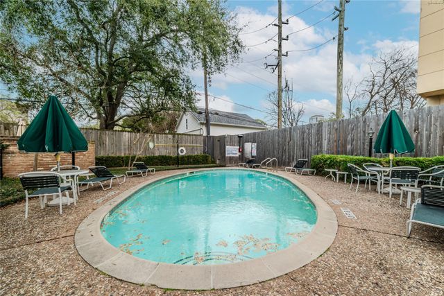 5328 Brownway B15, Houston, TX 77056