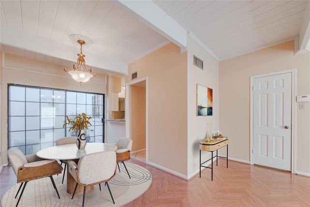 5328 Brownway B15, Houston, TX 77056