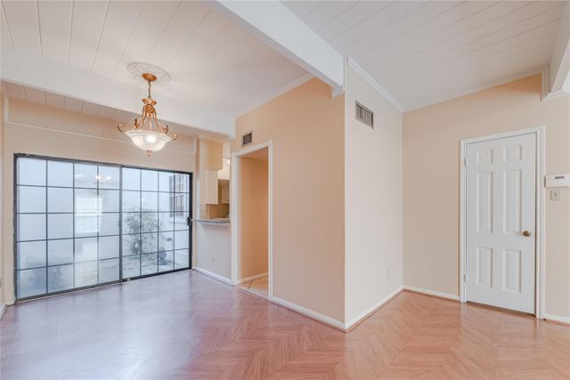 5328 Brownway B15, Houston, TX 77056