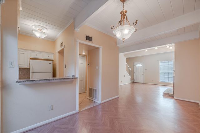 5328 Brownway B15, Houston, TX 77056