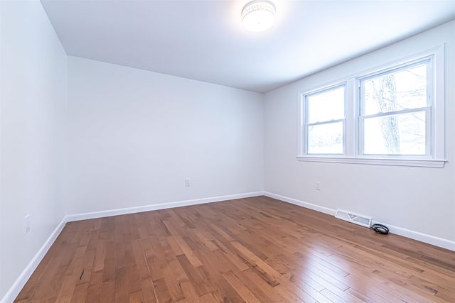 6 Lamplighter Drive, Nashua, NH 03064