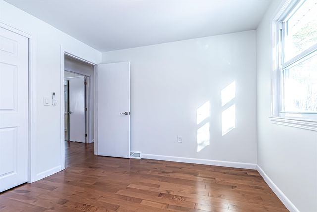 6 Lamplighter Drive, Nashua, NH 03064