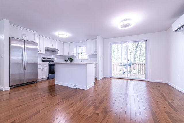 6 Lamplighter Drive, Nashua, NH 03064