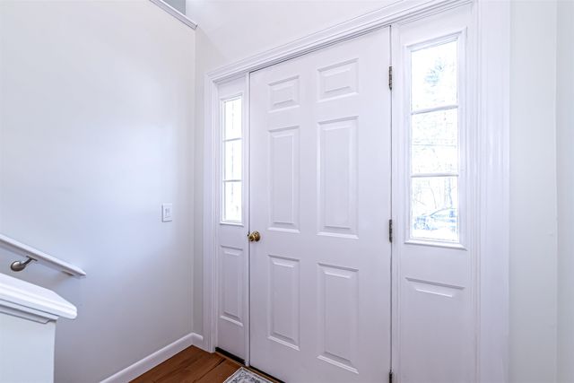 6 Lamplighter Drive, Nashua, NH 03064