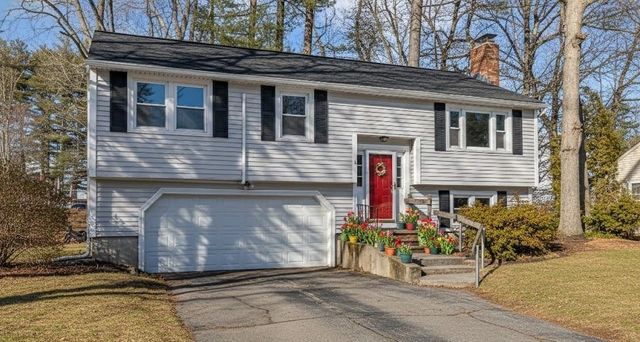 6 Lamplighter Drive, Nashua, NH 03064