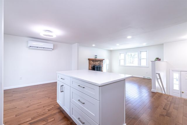 6 Lamplighter Drive, Nashua, NH 03064