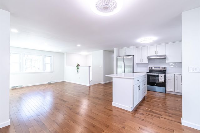 6 Lamplighter Drive, Nashua, NH 03064