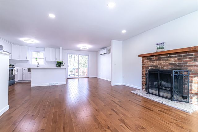 6 Lamplighter Drive, Nashua, NH 03064