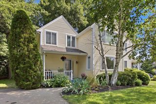 17 Lanes End 17, Natick, MA 01760