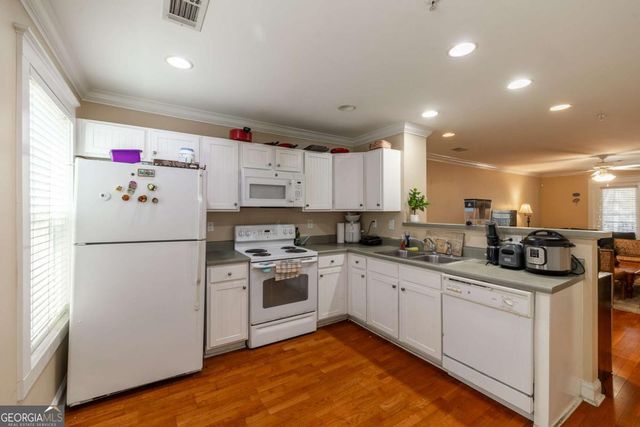 1035 Barnett Shoals Road 725, Athens, GA 30605