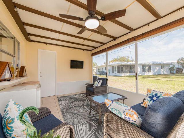 8657 143RD STREET, Seminole, FL 33776