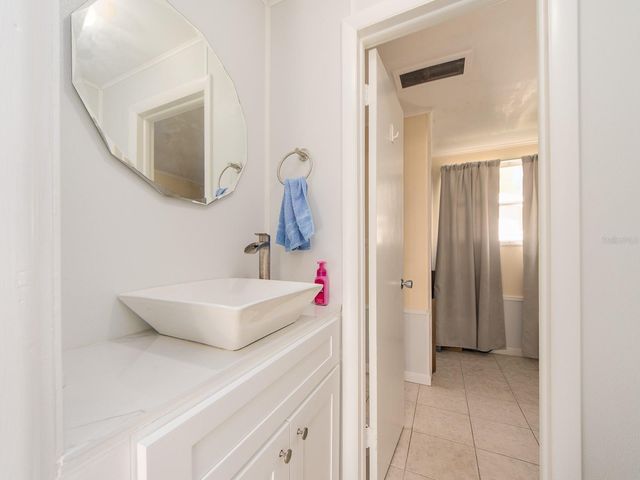 8657 143RD STREET, Seminole, FL 33776