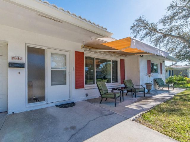 8657 143RD STREET, Seminole, FL 33776