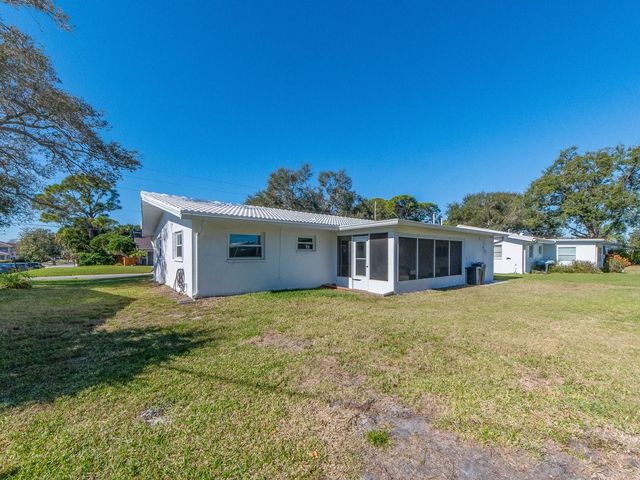8657 143RD STREET, Seminole, FL 33776