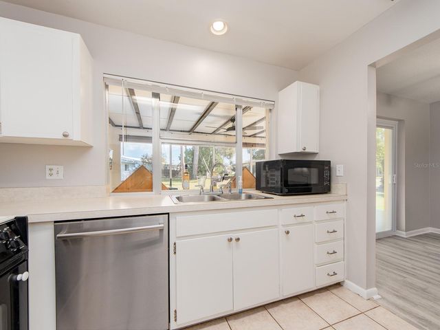 8657 143RD STREET, Seminole, FL 33776