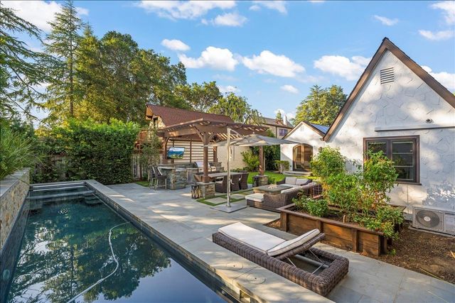 16760 Magneson Loop, Los Gatos, CA 95032