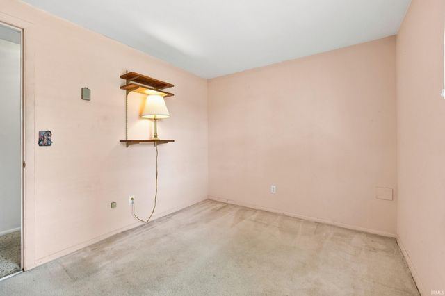 7022 Omaha Court, Fort Wayne, IN 46804