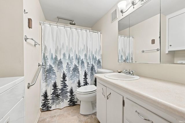 7022 Omaha Court, Fort Wayne, IN 46804