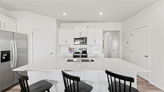 21534 Carrara Circle, Peculiar, MO 64078