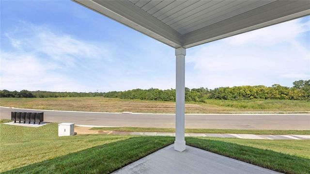21534 Carrara Circle, Peculiar, MO 64078