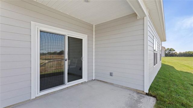 21534 Carrara Circle, Peculiar, MO 64078