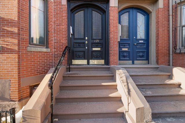 171 Warren Ave 5, Boston, MA 02116
