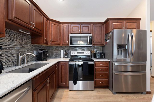 609 4th AVENUE N, Onalaska, WI 54650