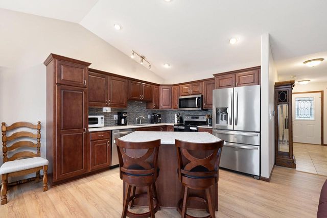 609 4th AVENUE N, Onalaska, WI 54650