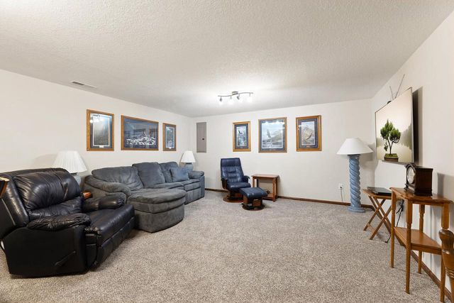 609 4th AVENUE N, Onalaska, WI 54650
