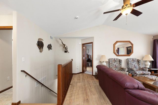 609 4th AVENUE N, Onalaska, WI 54650