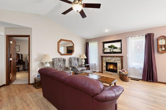 609 4th AVENUE N, Onalaska, WI 54650