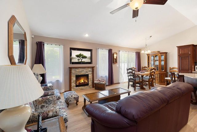 609 4th AVENUE N, Onalaska, WI 54650