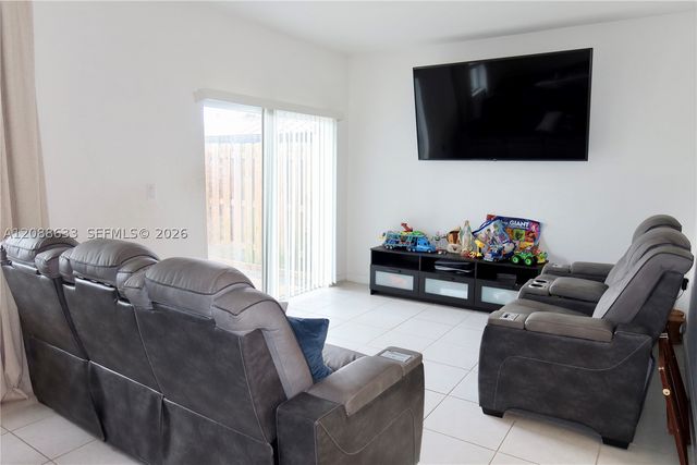 2663 SE 10th St, Homestead, FL 33035