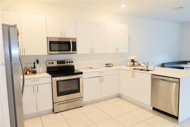 2663 SE 10th St, Homestead, FL 33035
