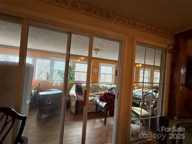 201 Mountain Vista Road, Canton, NC 28716