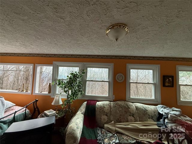 201 Mountain Vista Road, Canton, NC 28716