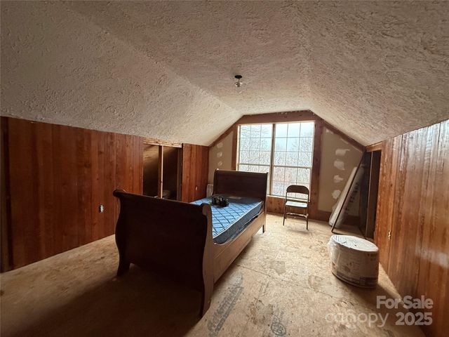 201 Mountain Vista Road, Canton, NC 28716