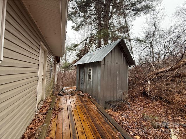 201 Mountain Vista Road, Canton, NC 28716