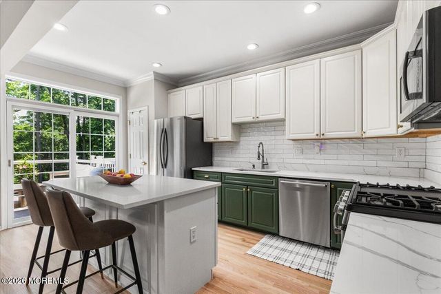 38 Smock Court, Manalapan, NJ 07726