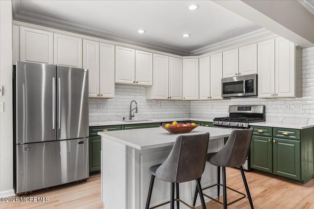 38 Smock Court, Manalapan, NJ 07726