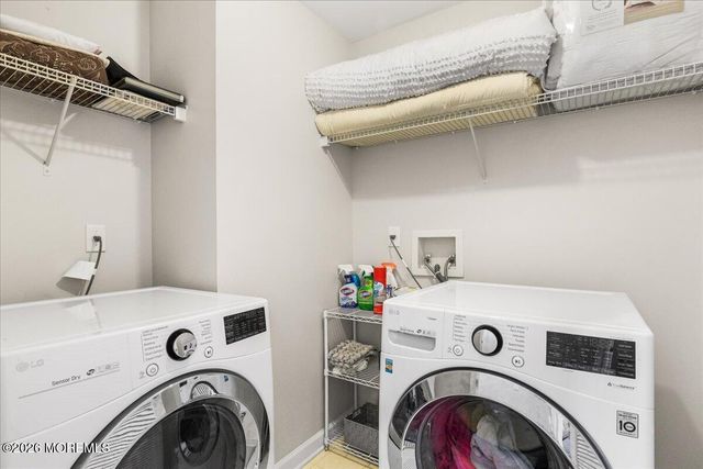 38 Smock Court, Manalapan, NJ 07726