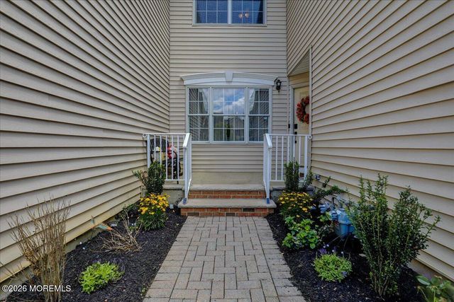 38 Smock Court, Manalapan, NJ 07726