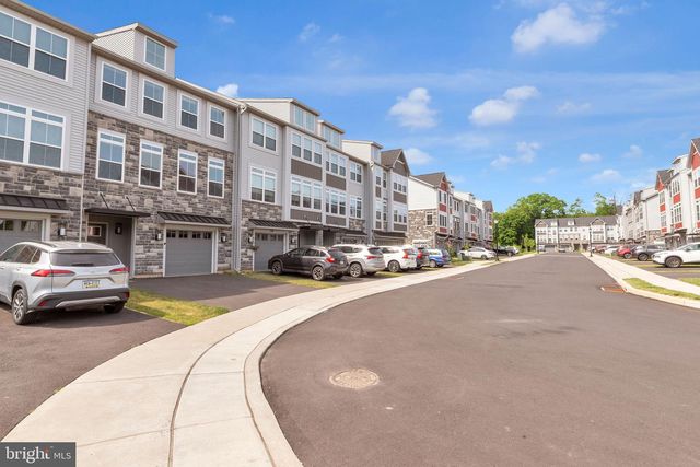 10 INDEPENDENCE CT, Perkasie, PA 18944