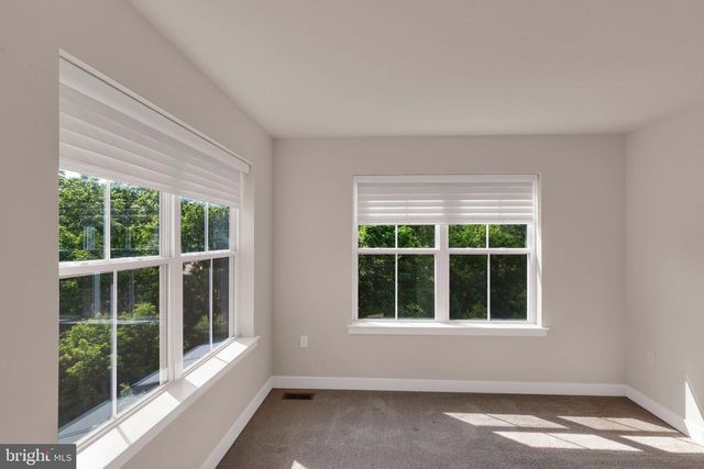 10 INDEPENDENCE CT, Perkasie, PA 18944