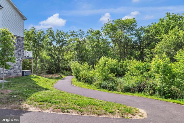 10 INDEPENDENCE CT, Perkasie, PA 18944
